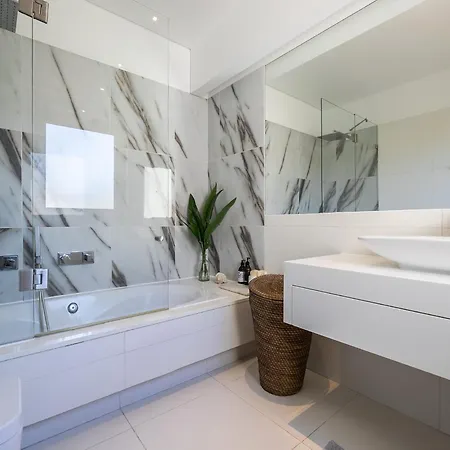 Ada ゲストハウス *